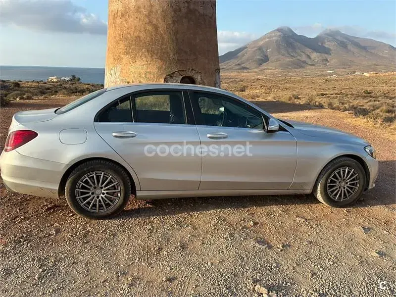 Usado Mercedes C200 Avantgarde 136 CV (100 kW) 2015 Gris / plata Berlina