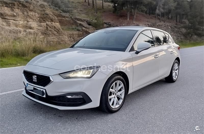Usado Seat Leon Style 115 CV (84 kW) 2021 Blanco Berlina