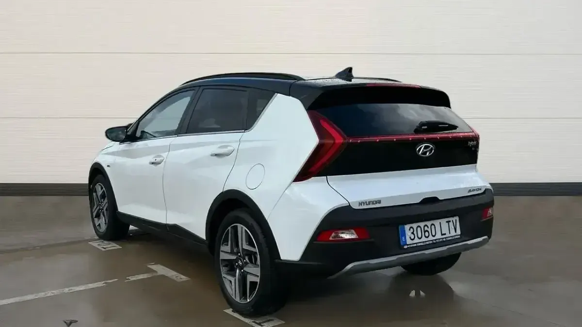 Usado Hyundai Bayon Style 120 CV (88 kW) 2021 Blanco SUV