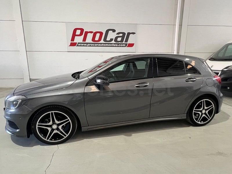 Käytetty Mercedes A200 AMG line 136 HP (100 kW) 2015 Harmaa Sedan