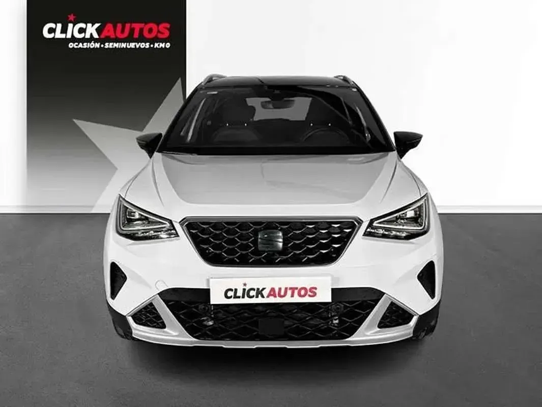 Usado Seat Arona Xperience 110 CV (80 kW) 2023 Blanco SUV