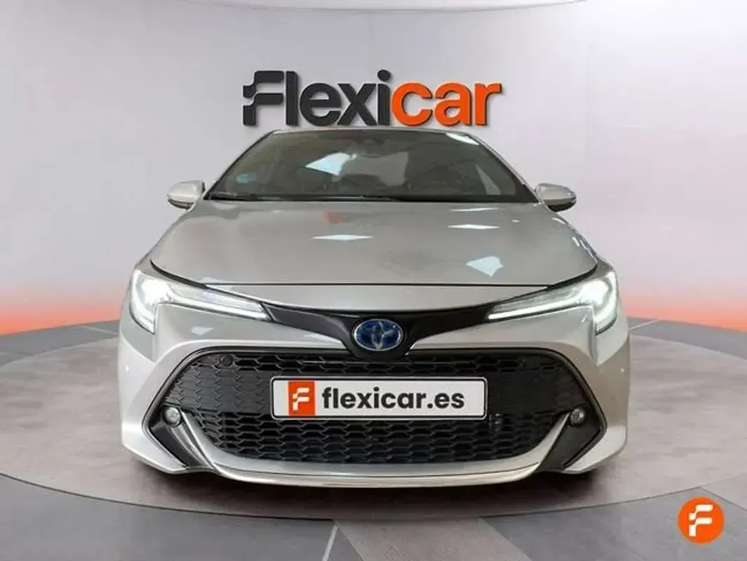 Usado Toyota Corolla Plus 122 CV (89 kW) 2023 Gris Berlina