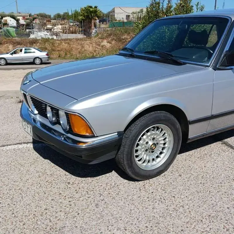 Usado BMW 745 252 CV (185 kW) 1984 Plateado Berlina