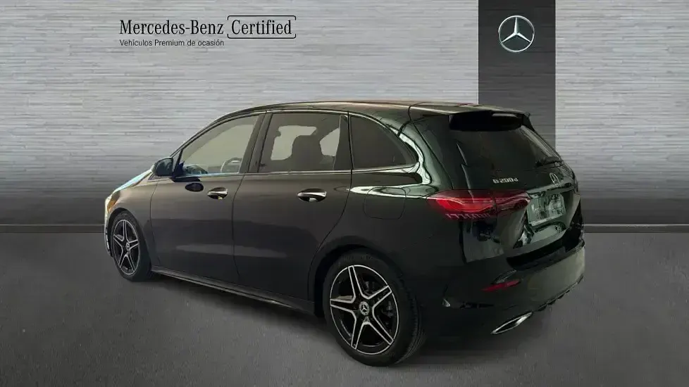 Usado Mercedes B200 150 CV (110 kW) 2024 Negro Utilitario