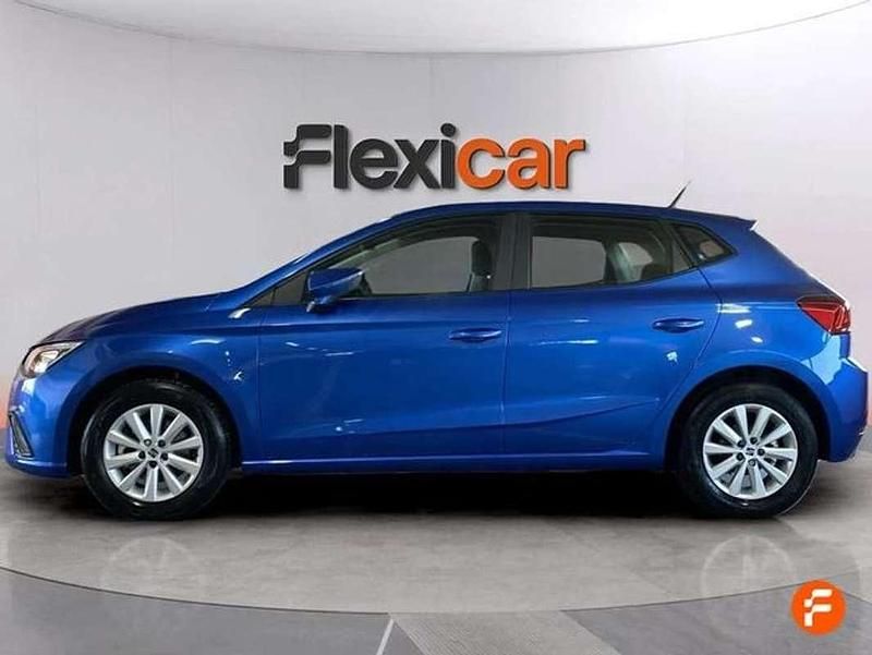 Usado Seat Ibiza Style 116 CV (85 kW) 2022 Azul Utilitario