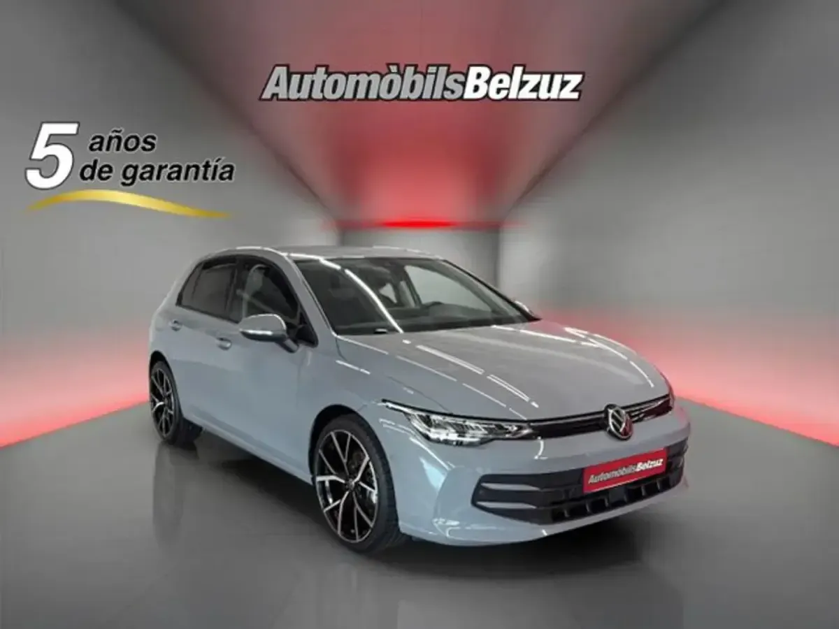Usado VW Golf VIII Life 116 CV (85 kW) 2025 Gris Berlina