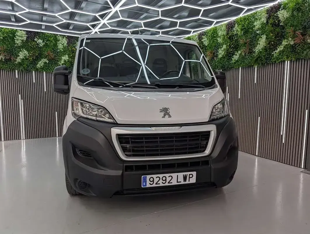 Usado Peugeot Boxer S 120 CV (88 kW) 2020 Blanco Van