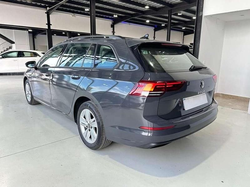 Usado VW Golf VIII 116 CV (85 kW) 2021 Azul Familiar