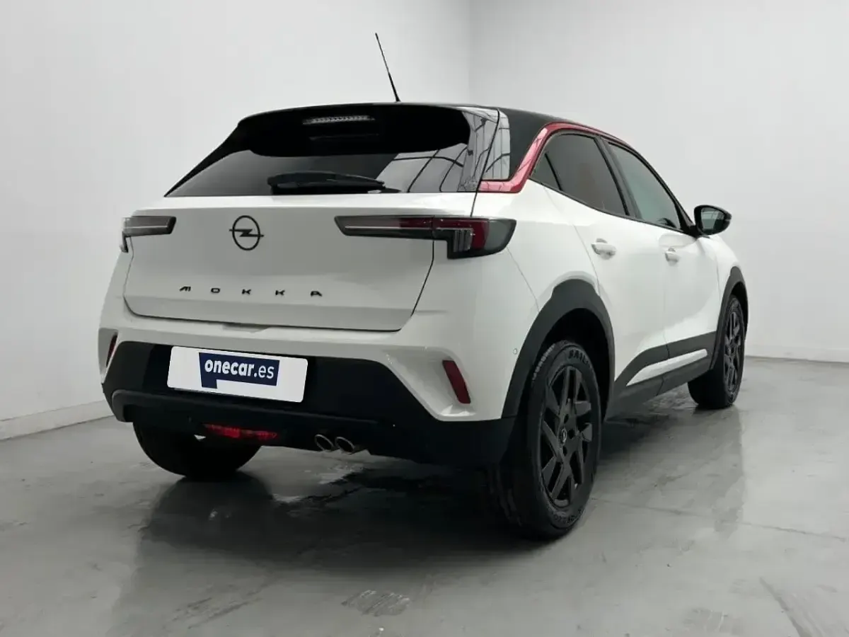 Usado Opel Mokka GS Line 130 CV (95 kW) 2022 Blanco SUV