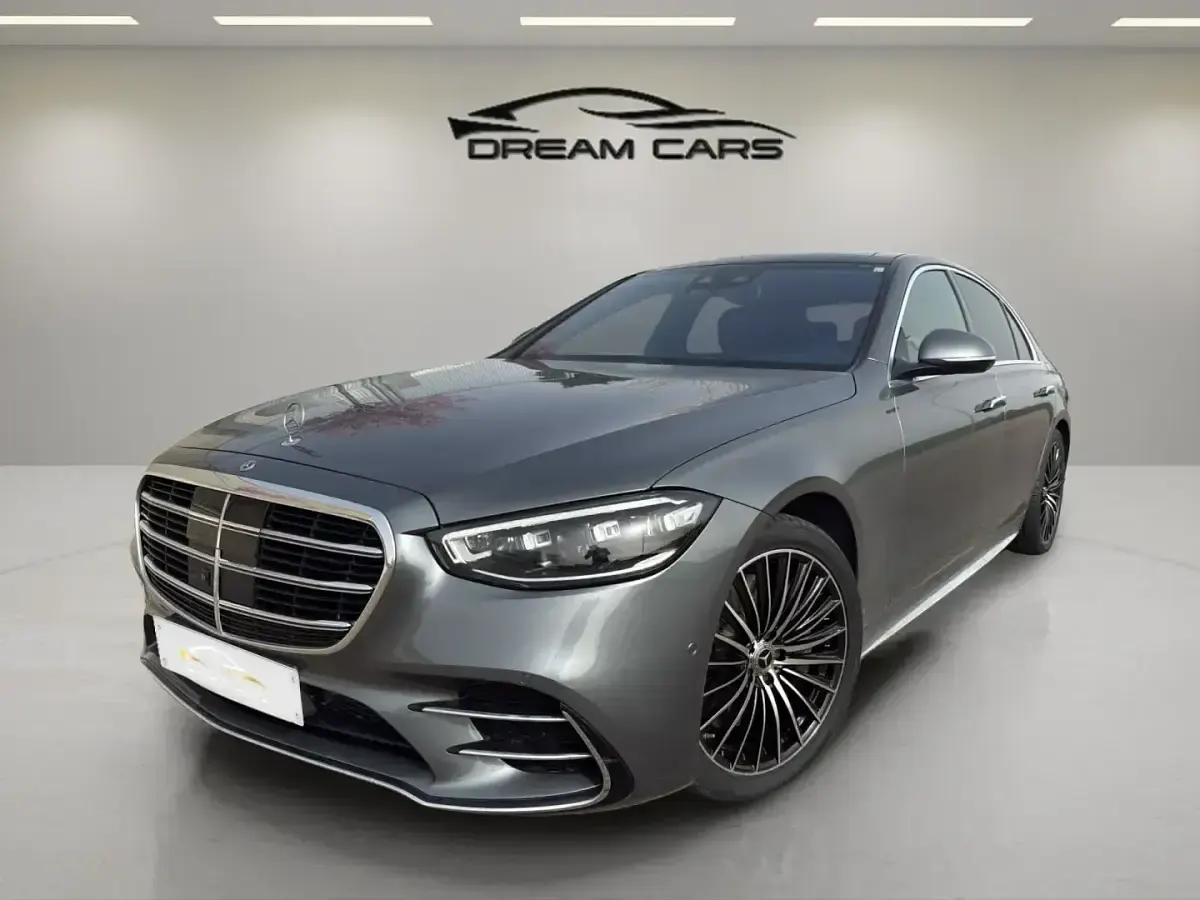 Käytetty Mercedes S580 510 HP (375 kW) 2023 Harmaa Sedan