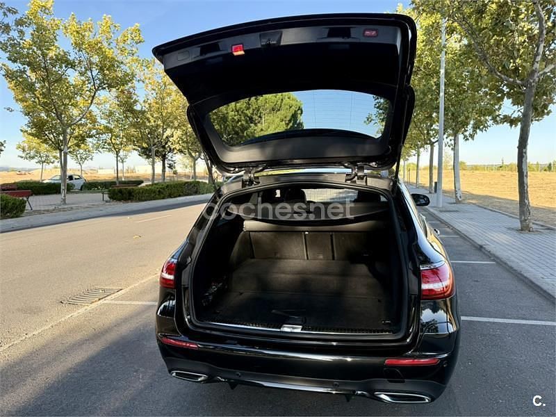 Usado Mercedes E300 306 CV (225 kW) 2021 Negro Familiar