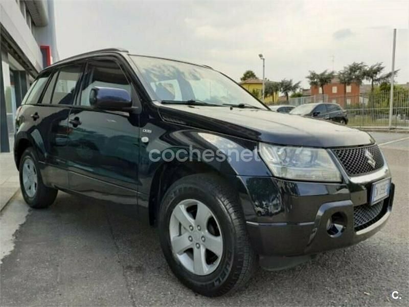 Usado Suzuki Grand Vitara 140 CV (102 kW) 2007 Negro SUV