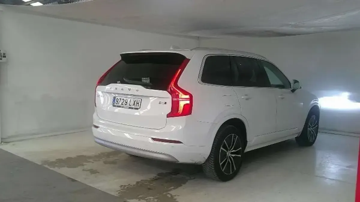 Usado Volvo XC90 Momentum 234 CV (172 kW) 2022 Blanco SUV