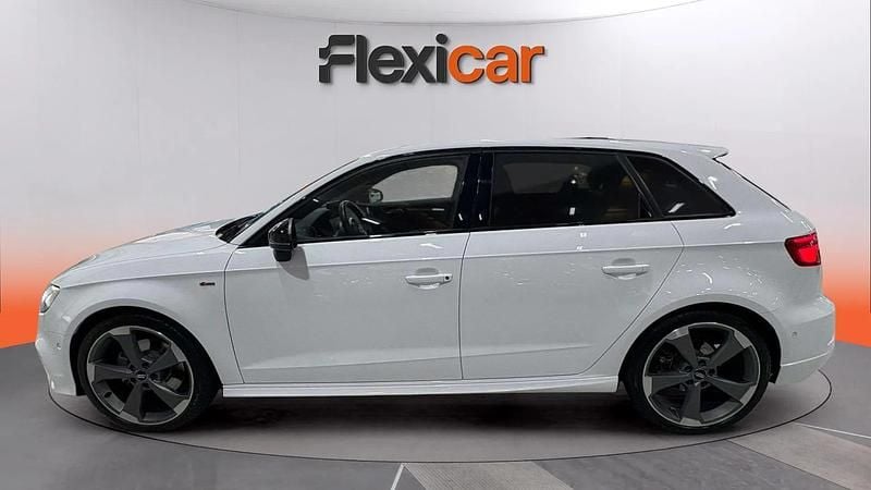 Käytetty Audi A3 S-Line 150 HP (110 kW) 2019 Valkoinen Sedan