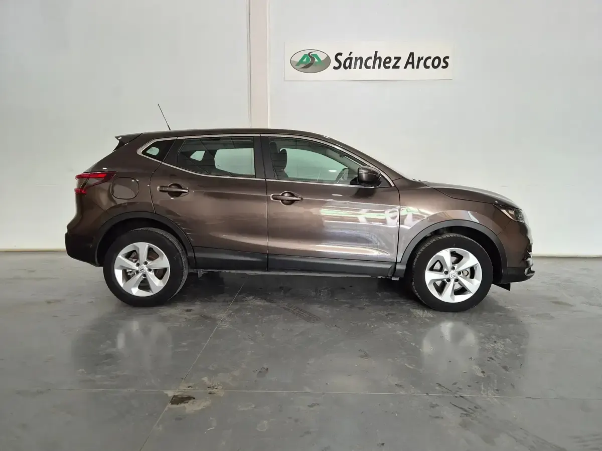 Usado Nissan Qashqai Acenta 115 CV (84 kW) 2019 Marrón SUV