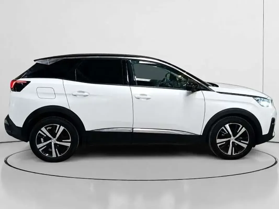 Usado Peugeot 3008 Allure 131 CV (96 kW) 2017 Blanco SUV
