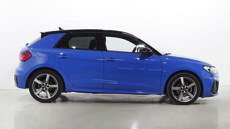 Käytetty Audi A1 Sportback S-Line 110 HP (80 kW) 2021 Sininen Viistoperä