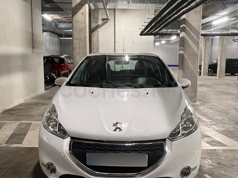Usado Peugeot 208 Active 82 CV (60 kW) 2013 Blanco Utilitario