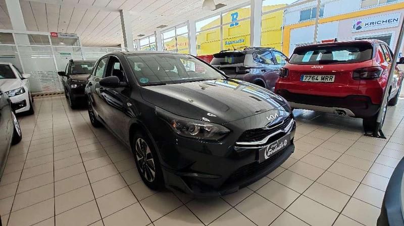 Używany Kia Ceed 101 KM (74 kW) 2025 Hatchback