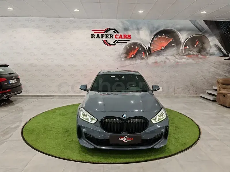 Usado BMW 118 Comfort Edition 136 CV (100 kW) 2020 Gris / plata Utilitario