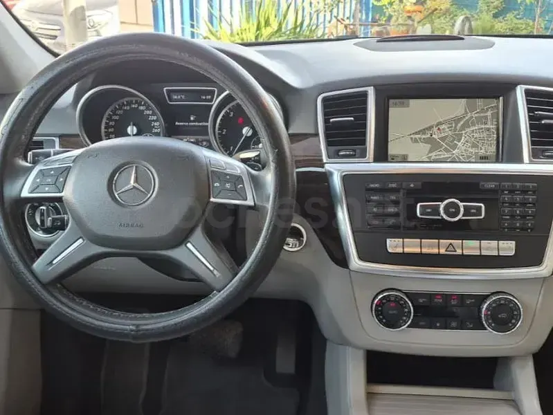 Usado Mercedes ML350 258 CV (189 kW) 2013 Granate SUV