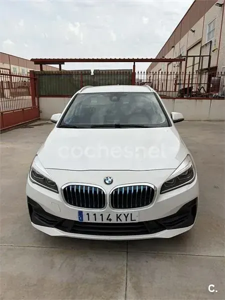 Usado BMW 225 Active Tourer iPerformance 224 CV (164 kW) 2019 Blanco Monovolumen