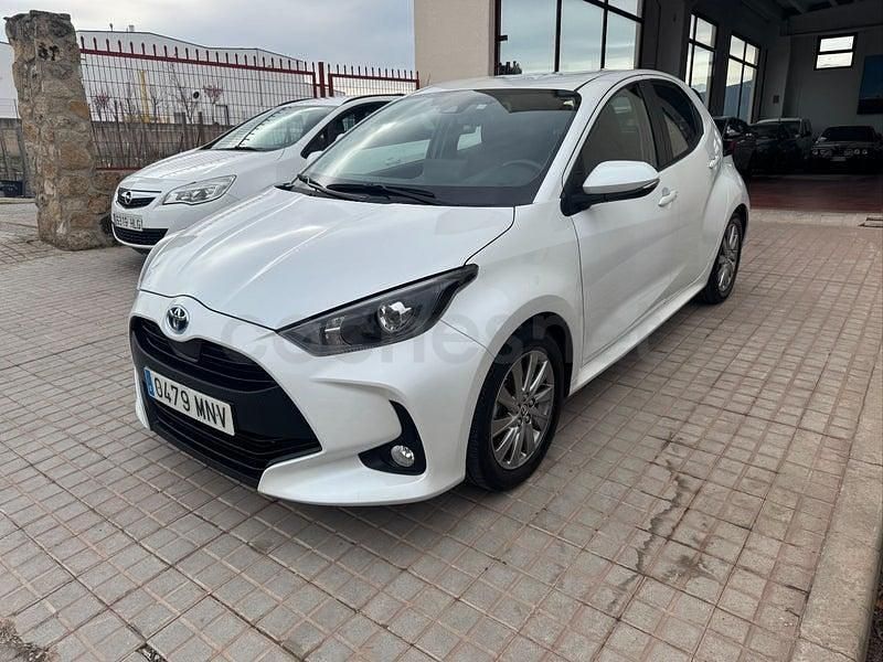 Usado Toyota Yaris Hybrid Active 116 CV (85 kW) 2024 Blanco Berlina