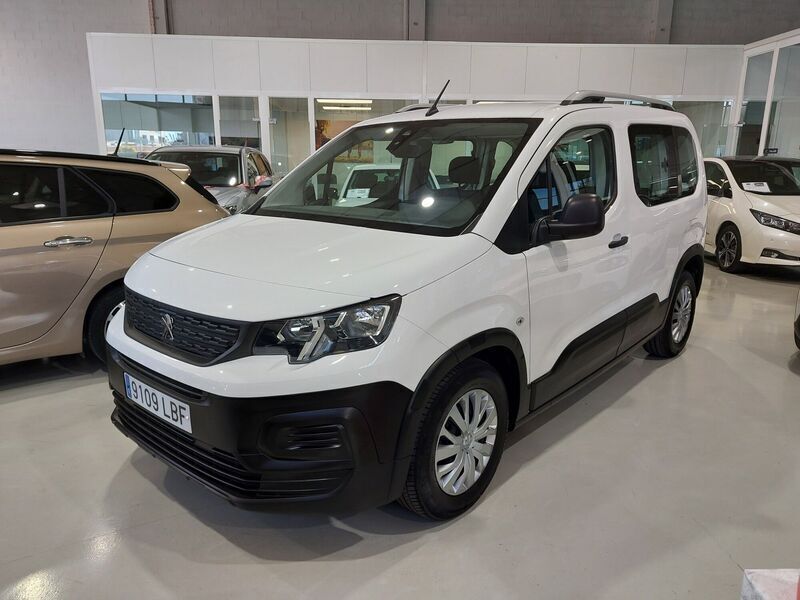 Usado Peugeot Rifter Access 100 CV (73 kW) 2019 Blanco Monovolumen