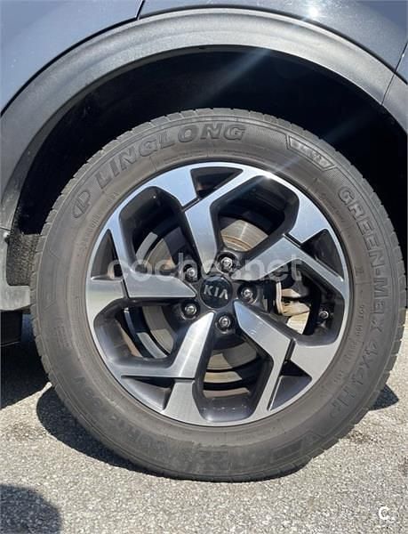 Usado Kia Sportage Style 132 CV (97 kW) 2019 Gris / plata SUV