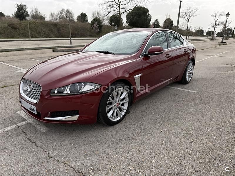 Usado Jaguar XF Luxury 190 CV (139 kW) 2014 Rojo Berlina