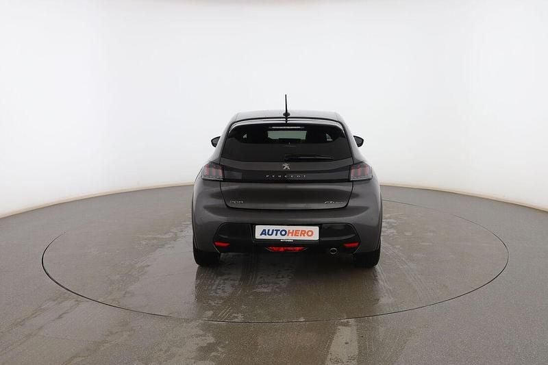 Usado Peugeot 208 GT 101 CV (74 kW) 2020 Gris Utilitario