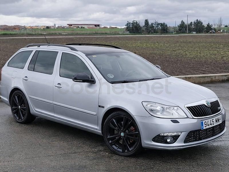 Usado Skoda Octavia RS 184 CV (135 kW) 2013 Gris / plata Familiar