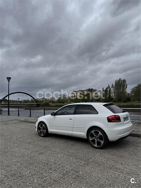 Usado Audi A3 Attraction 105 CV (77 kW) 2012 Blanco Utilitario