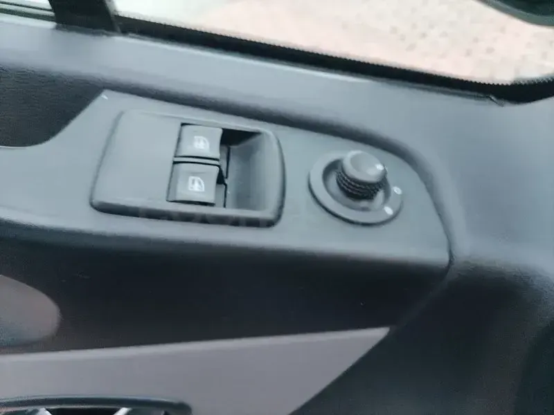 Usado Renault Trafic 120 CV (88 kW) 2019 Blanco Monovolumen