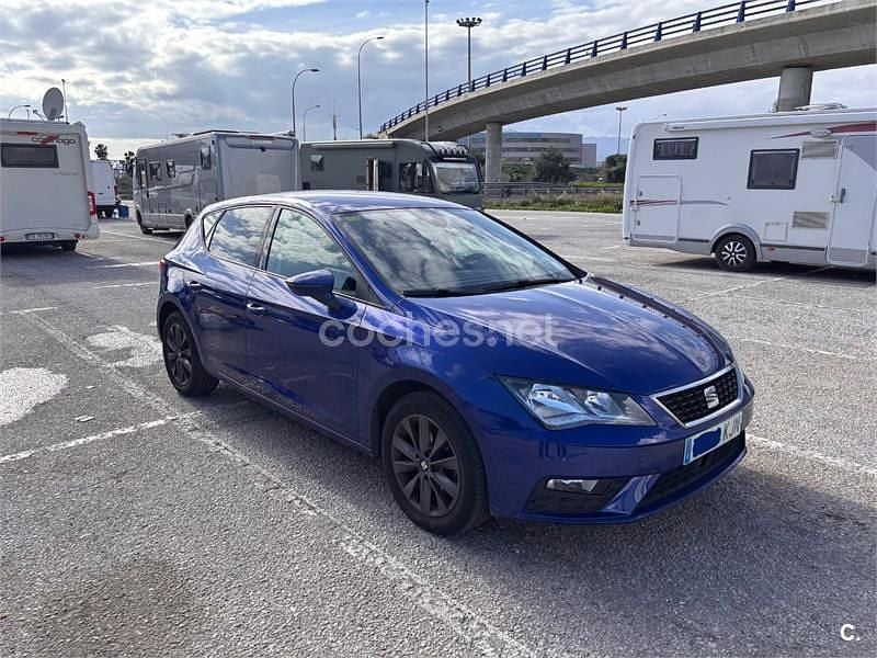 Usado Seat Leon Style 125 CV (91 kW) 2018 Azul Berlina