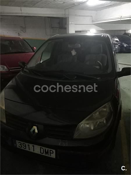 Usado Renault Scénic II Privilege 120 CV (88 kW) 2005 Negro Monovolumen