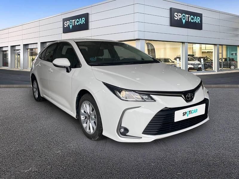 Usado Toyota Corolla Sol 110 CV (80 kW) 2022 Blanco Berlina