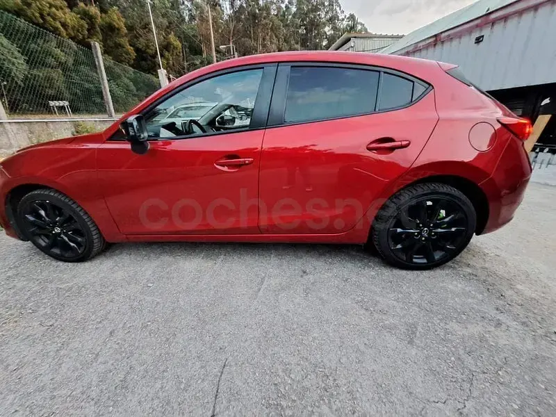 Usado Mazda 3 Luxury 150 CV (110 kW) 2016 Granate Berlina