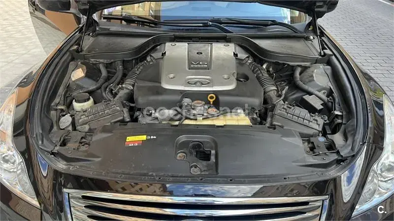 Usado Infiniti Q60 Premium 320 CV (235 kW) 2015 Marrón Descapotable