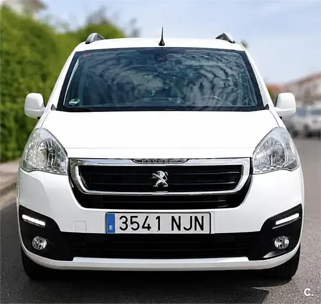 Usado Peugeot TePee Active 100 CV (73 kW) 2016 Blanco Monovolumen