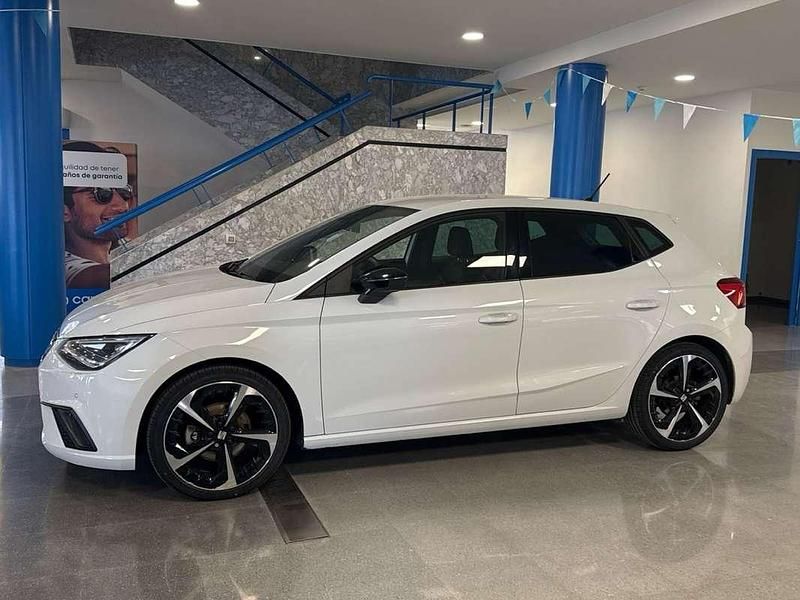 Usado Seat Ibiza FR 116 CV (85 kW) 2021 Blanco Utilitario