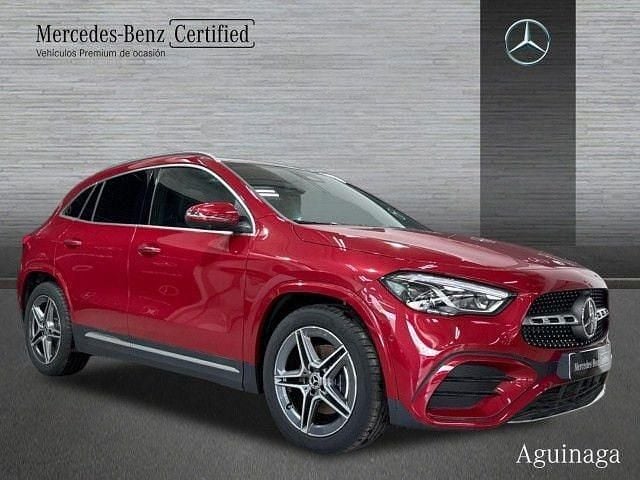 Usado Mercedes GLA200 AMG line 150 CV (110 kW) 2024 Manufaktur rojo patagonia SUV