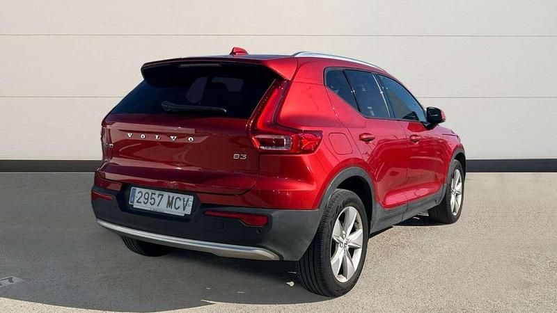 Usado Volvo XC40 Core 165 CV (121 kW) 2022 Rojo SUV