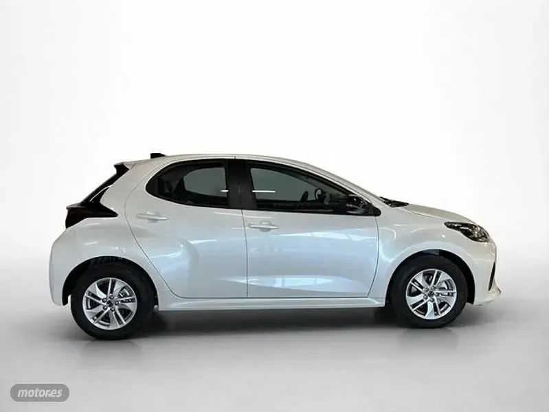 Usado Mazda 2 Center-Line 116 CV (85 kW) 2026 Blanco Utilitario