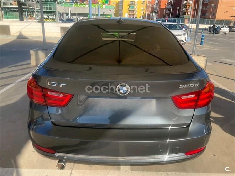 Usado BMW 320 Gran Turismo Luxury Line 184 CV (135 kW) 2015 Gris / plata Berlina
