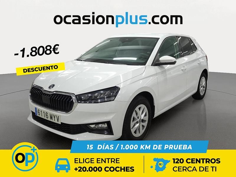 Usado Skoda Fabia Selection 95 CV (69 kW) 2025 Blanco Berlina