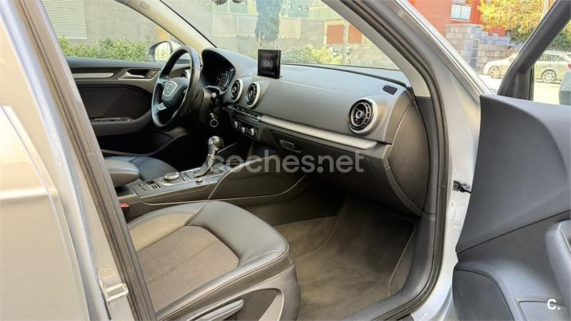 Usado Audi A3 Ambiente 150 CV (110 kW) 2015 Gris / plata Berlina