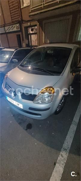 Usado Renault Modus Authentique 80 CV (58 kW) 2006 Beige Monovolumen