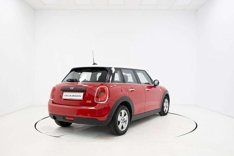Usado Mini ONE 103 CV (75 kW) 2020 Rojo Utilitario