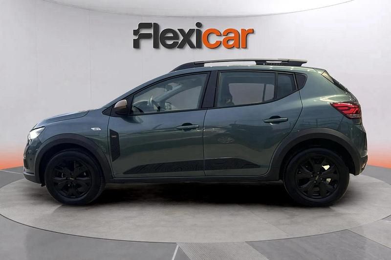 Usado Dacia Sandero Expression 101 CV (74 kW) 2025 Verde Berlina